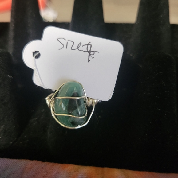 Handmade wire wrapped emerald ring size 7 - Picture 2 of 4